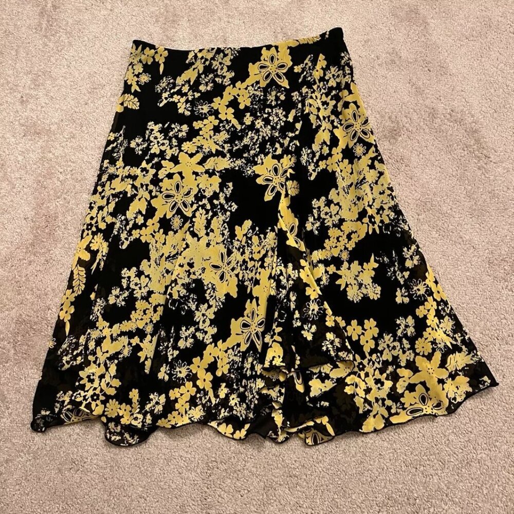 First Option. Waist 33". Lined Chiffon Black and yellow. Pull on Skirt. B105